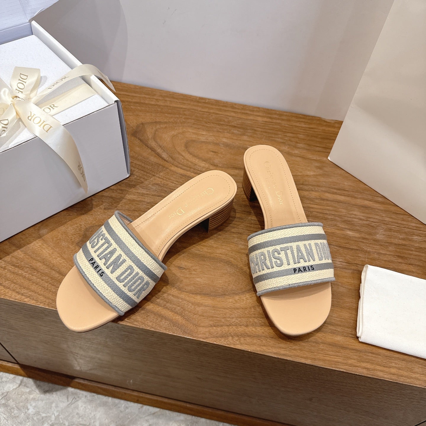 CD 26s Embroidered Sandals 45 Canvas Cowhide 685471