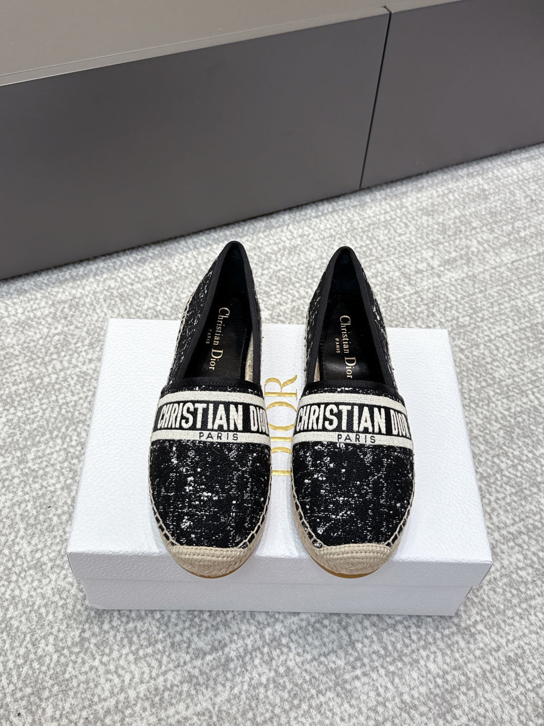 CD 26s Loafers Embroidery Black Canvas 653272