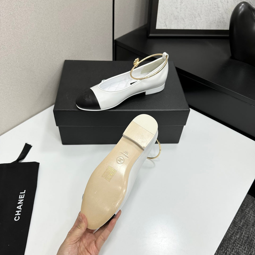 CC 26s Ballet Flats Ivory Black Sheepskin 626305
