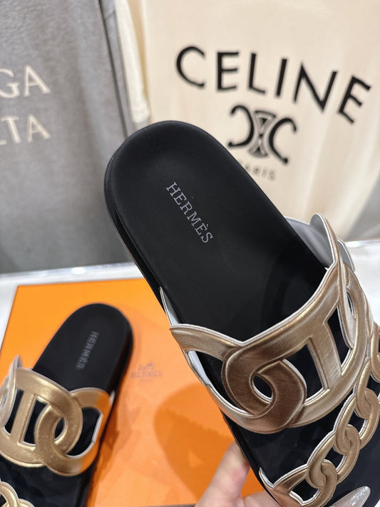 HM 26ss Pig Nose Sandals Black Champagne Gold Cowhide 641271