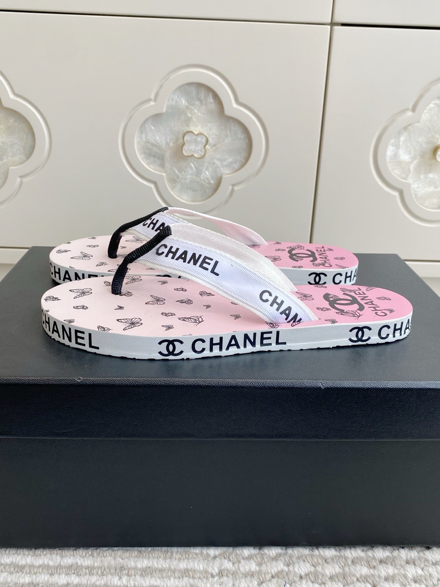CC 26s Thong Sandals Pink Pastel Rubber Leather 647682