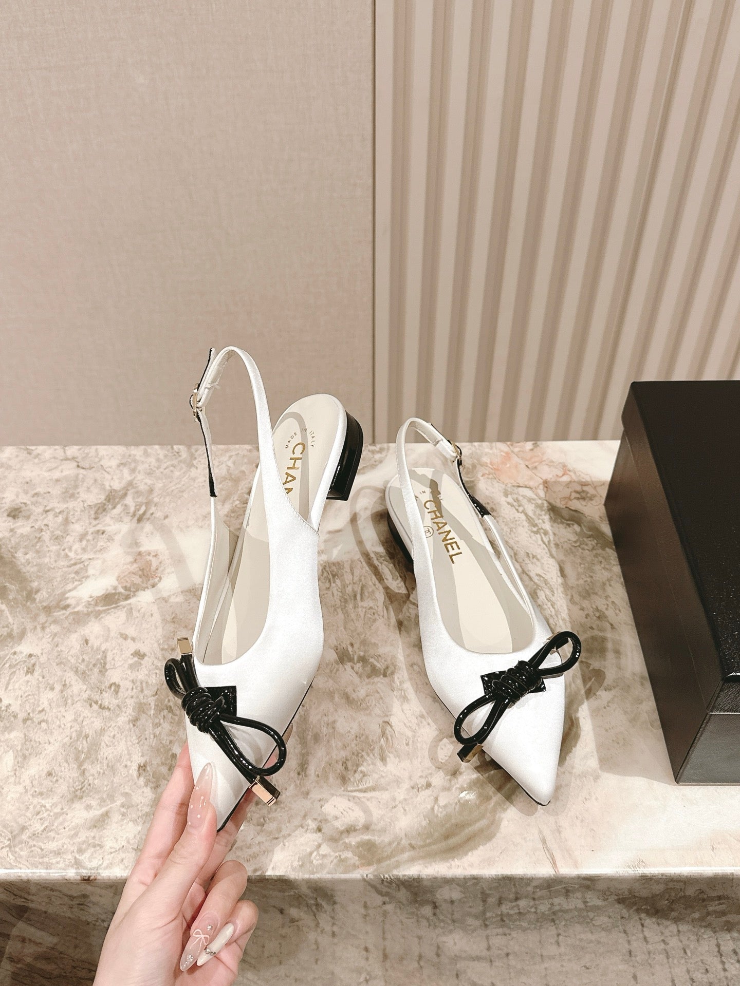 CC 26s Slingback Flat White Satin Sheepskin 658475