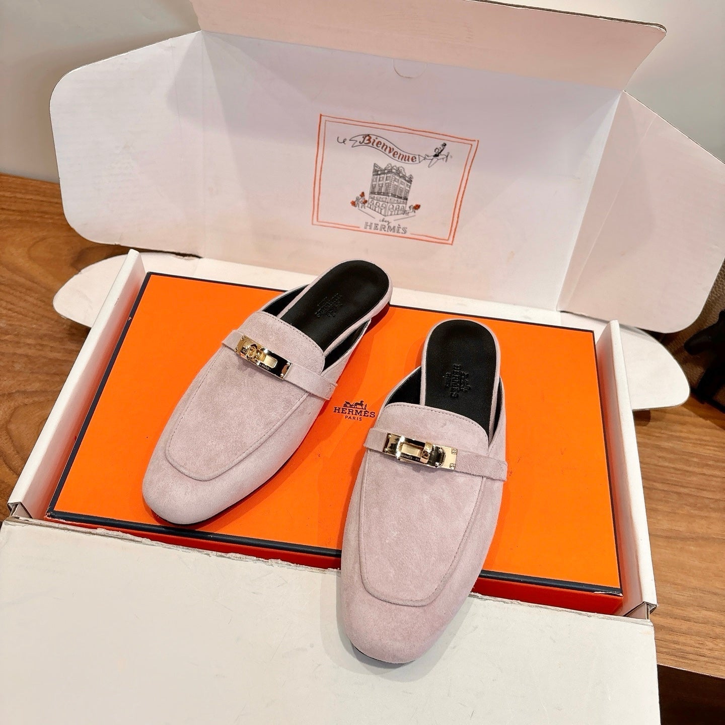 HM 26ss Mule Light Pink Black Suede Calfskin 638484