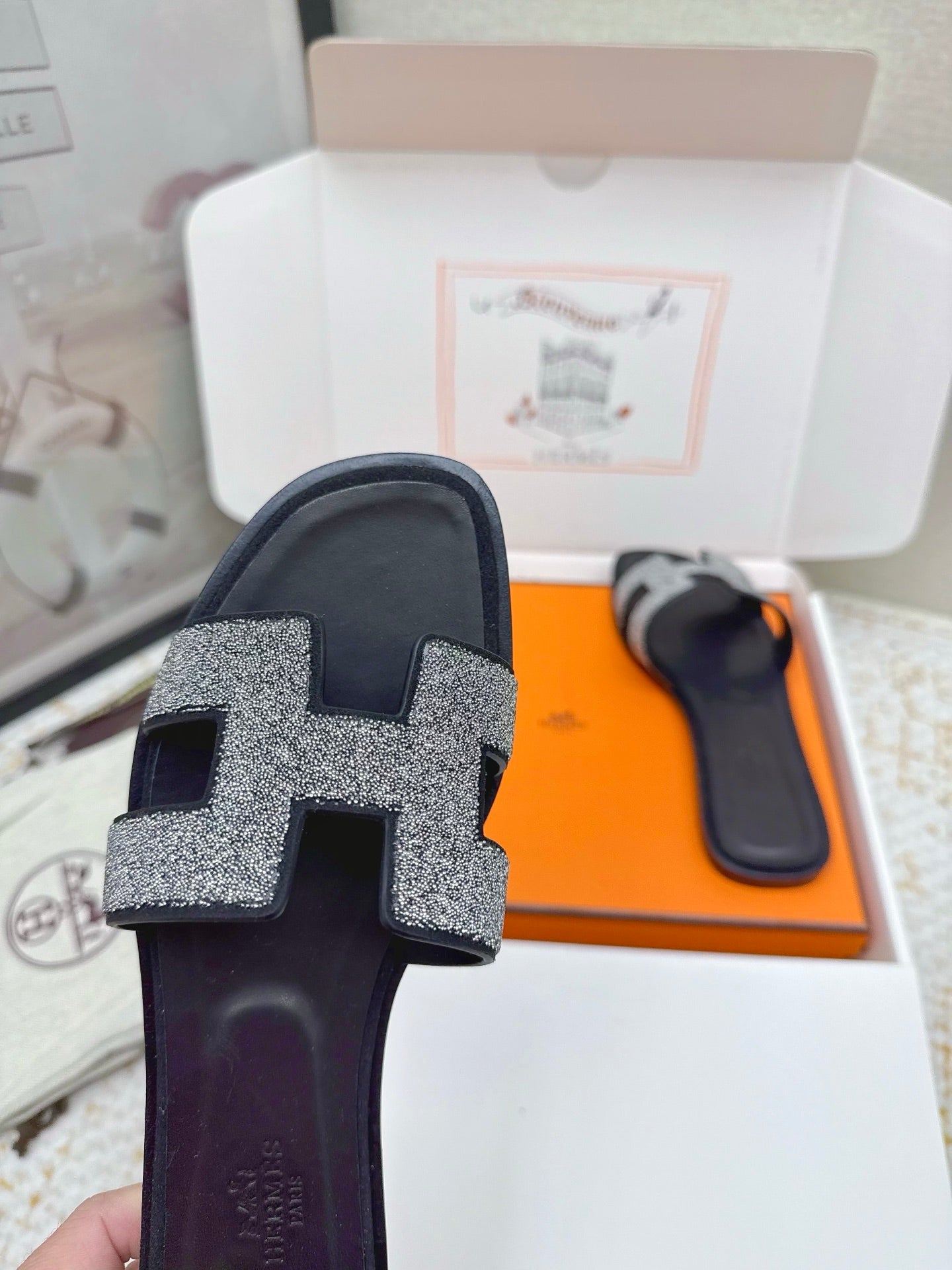 HM 26ss Oran Sandals Black Rhinestone Cowhide 625260
