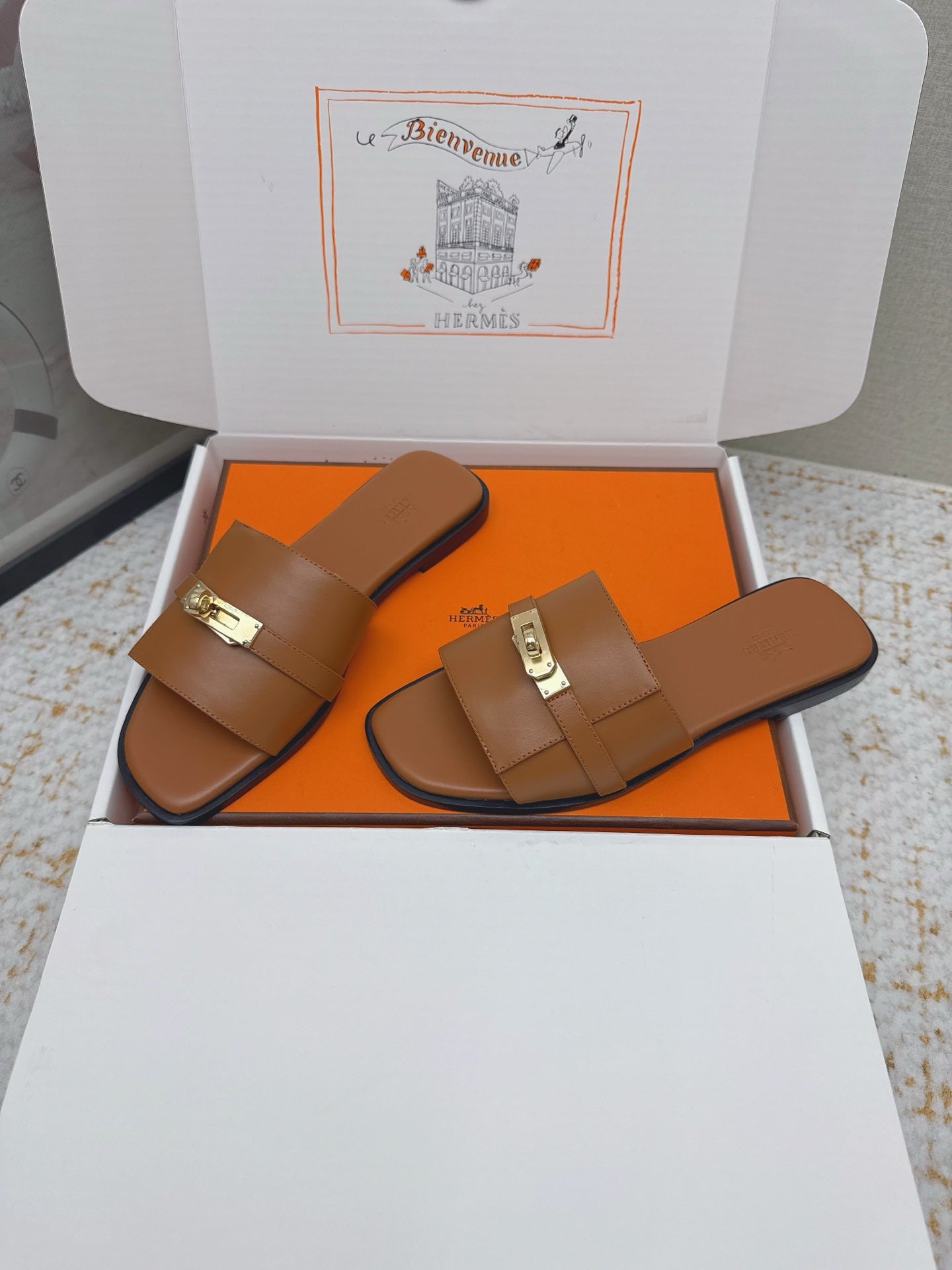 HM 26ss Oasis Sandals Brown Sheepskin Gold Buckle 625160
