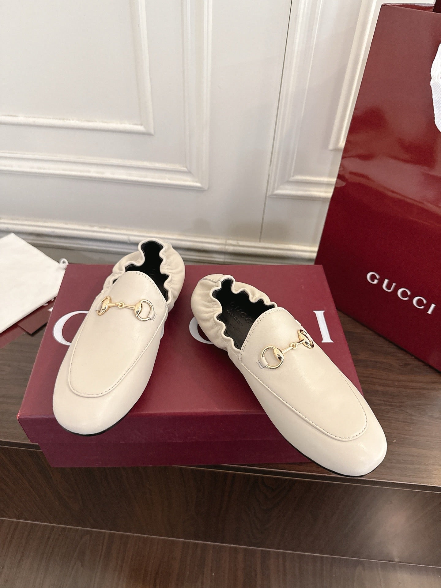 GG 26SS Loafers White Calfskin 645951