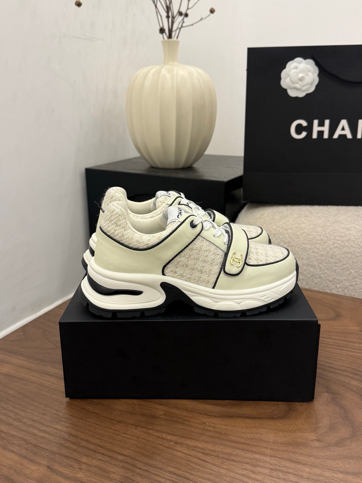 CC 26s Casual Sneaker Cream Tweed Leather 183603
