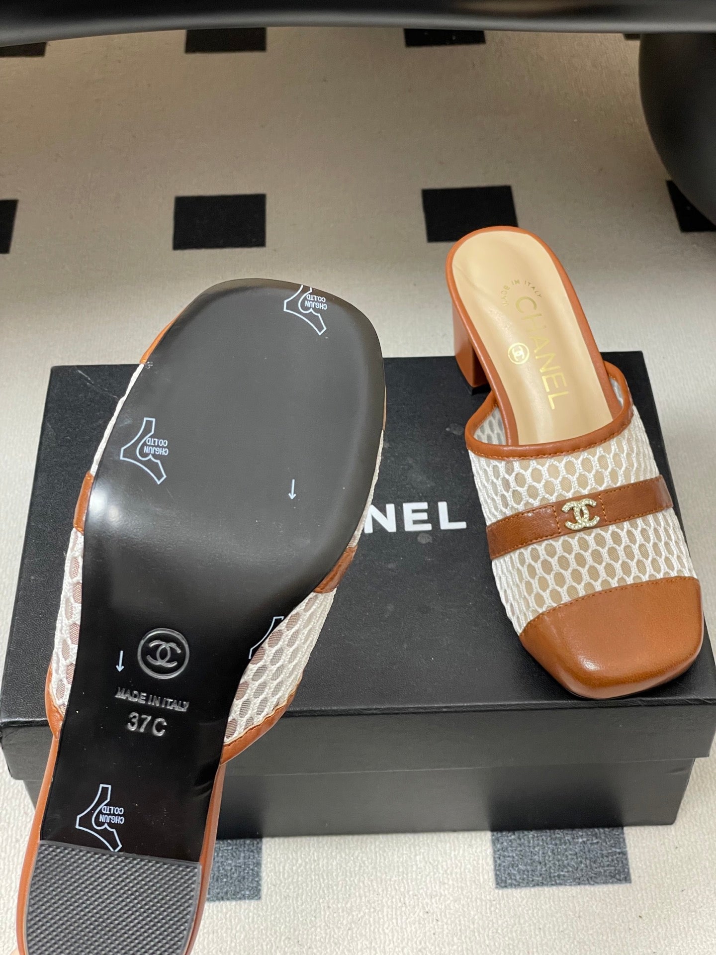 CC 26s High-Heeled Mules 65 Camel Brown Cowhide 649463
