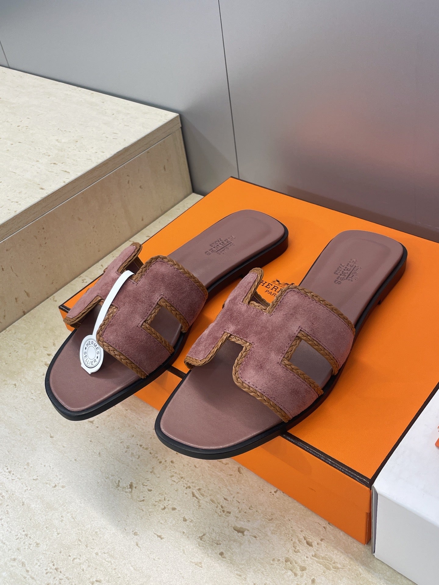 HM 26ss Oran Sandals Pinkish Brown Suede Calfskin 607251