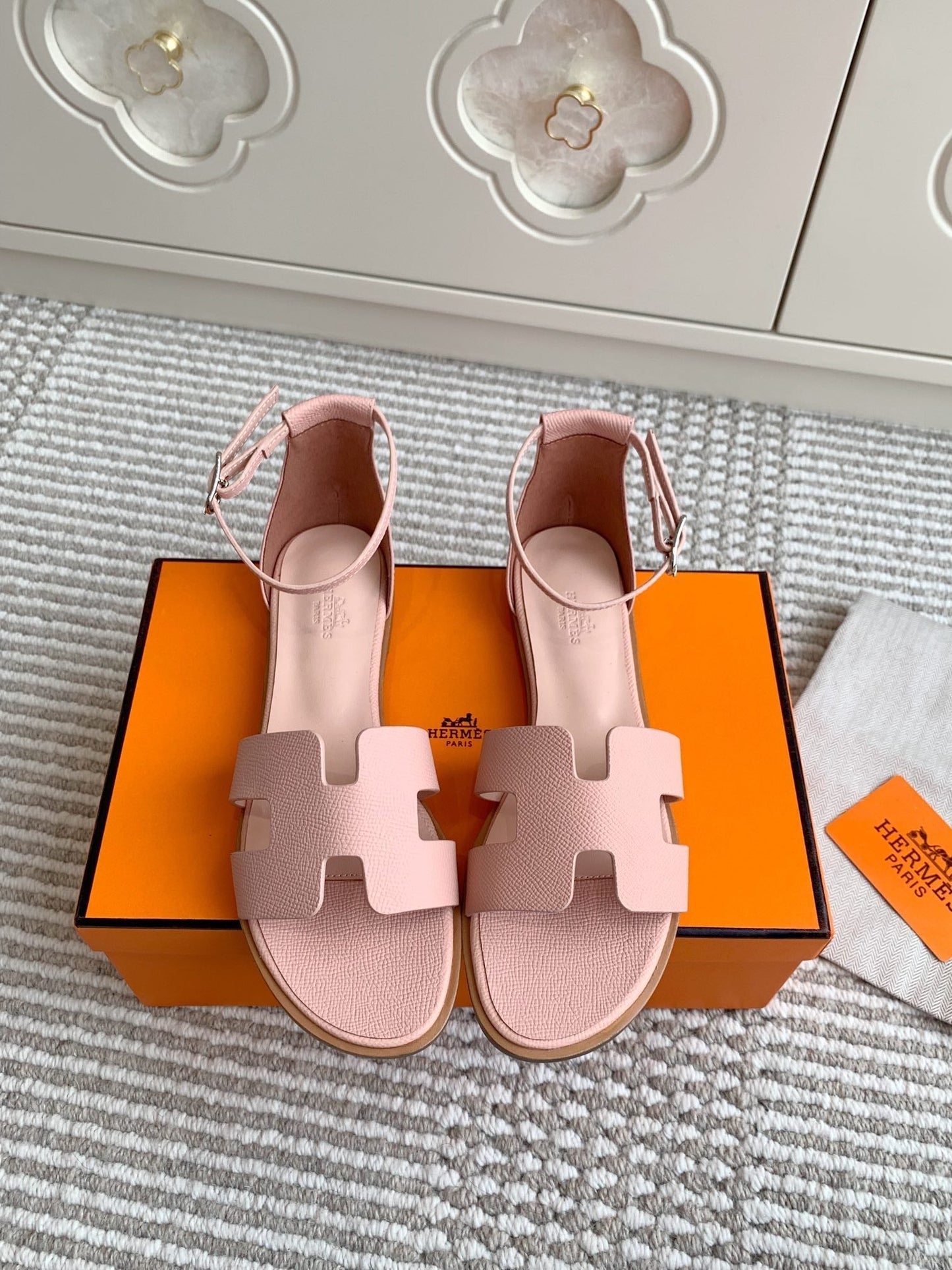 HM Sandal Grained Calfskin ide 858911