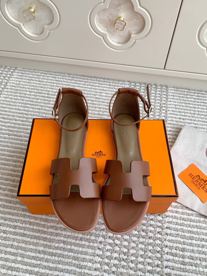 HM Sandal Cowhide 858995