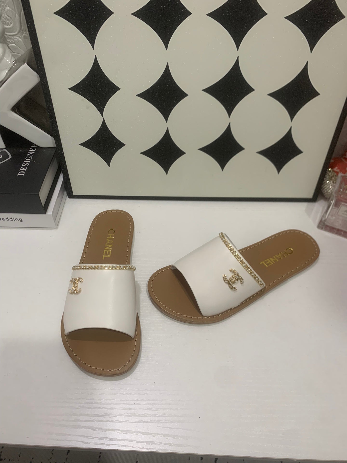CC 2026 Slippers White Brown Cowhide 668088