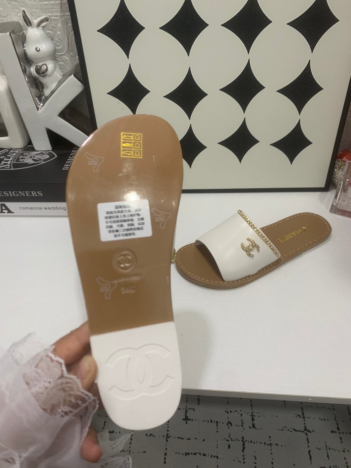 CC 2026 Slippers White Brown Cowhide 668088