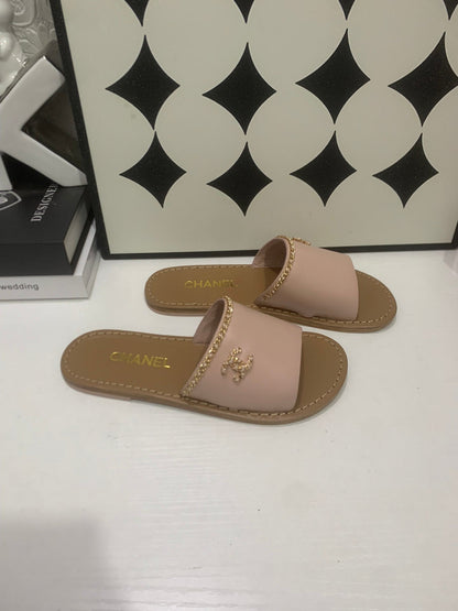 CC 2026 Slippers Light Pink Brown Cowhide 668090