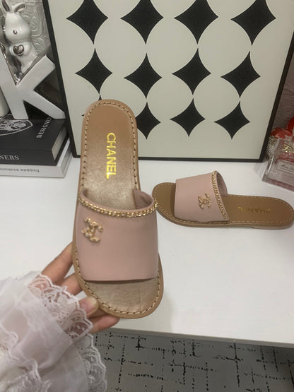 CC 2026 Slippers Light Pink Brown Cowhide 668090