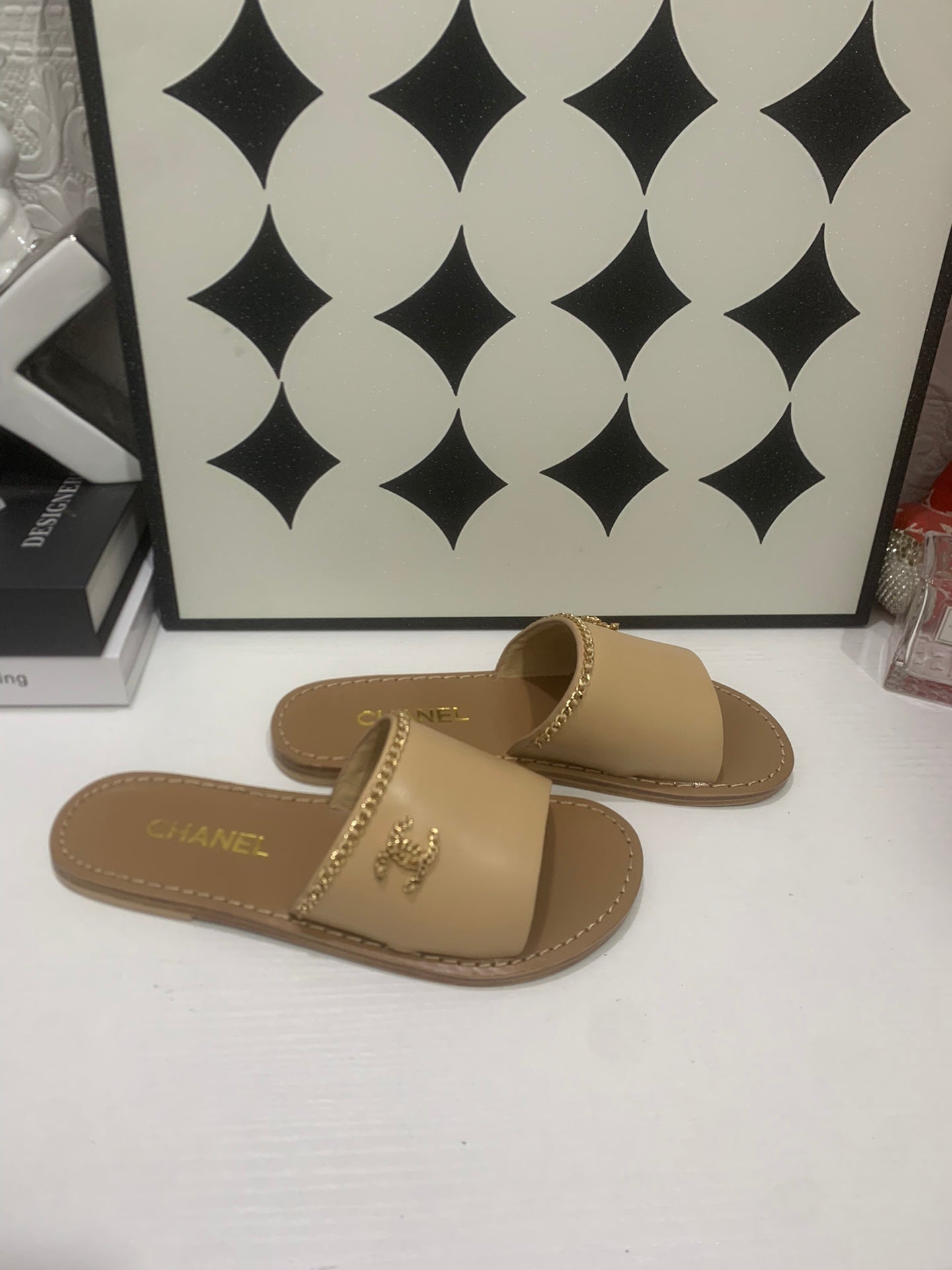 CC 2026 Slippers Beige Brown Cowhide 668091