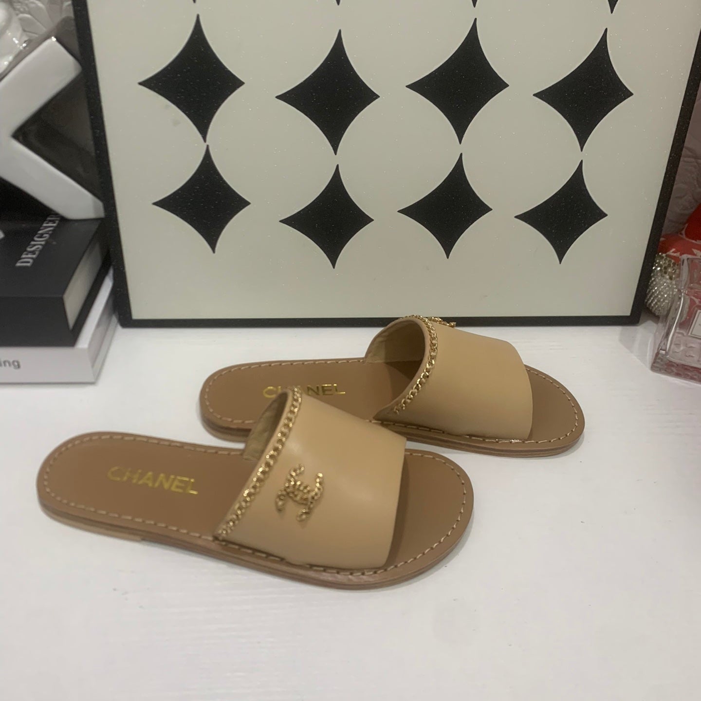 CC 2026 Slippers Beige Brown Cowhide 668091