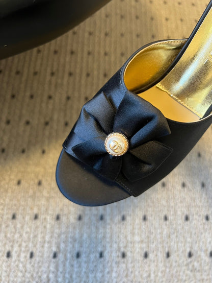 CC 26s High-Heeled Slides 60 Black Satin Cowhide 627180