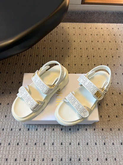 CD 26 Platform Sandals White Sheepskin Embroidered Fabric 621796