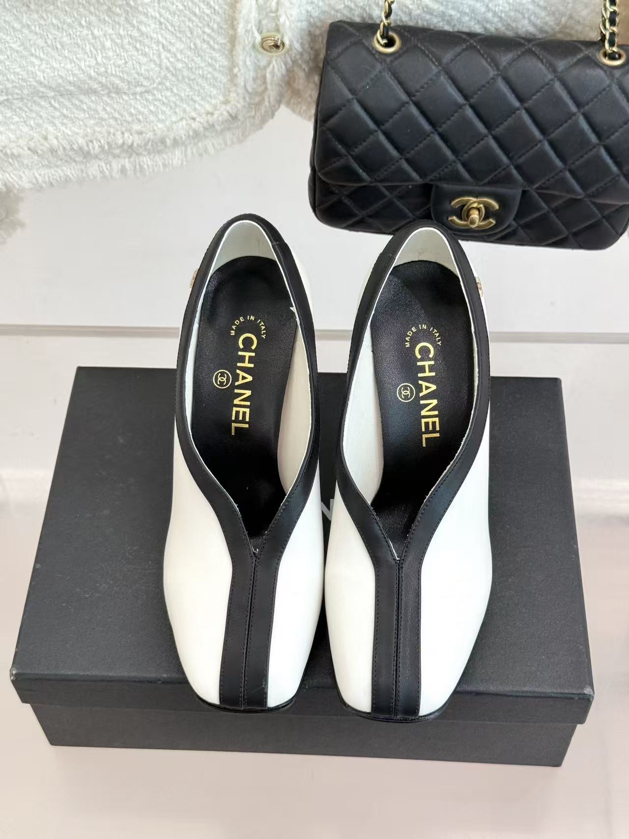 Chanel 2026 High-heeled Pump White Sheepskin