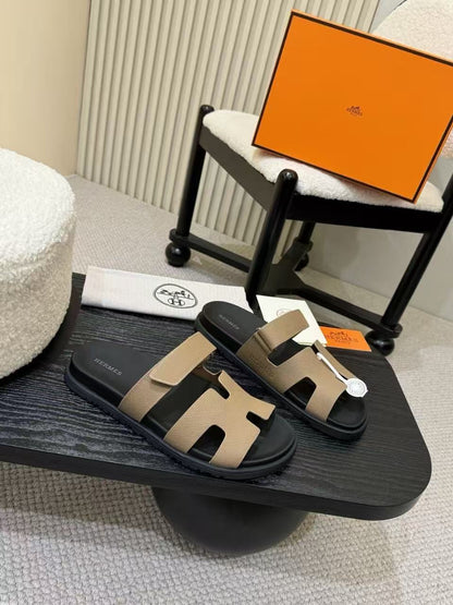 Hermes 2026 Chypre Sandal Beige mix Black Cowhide
