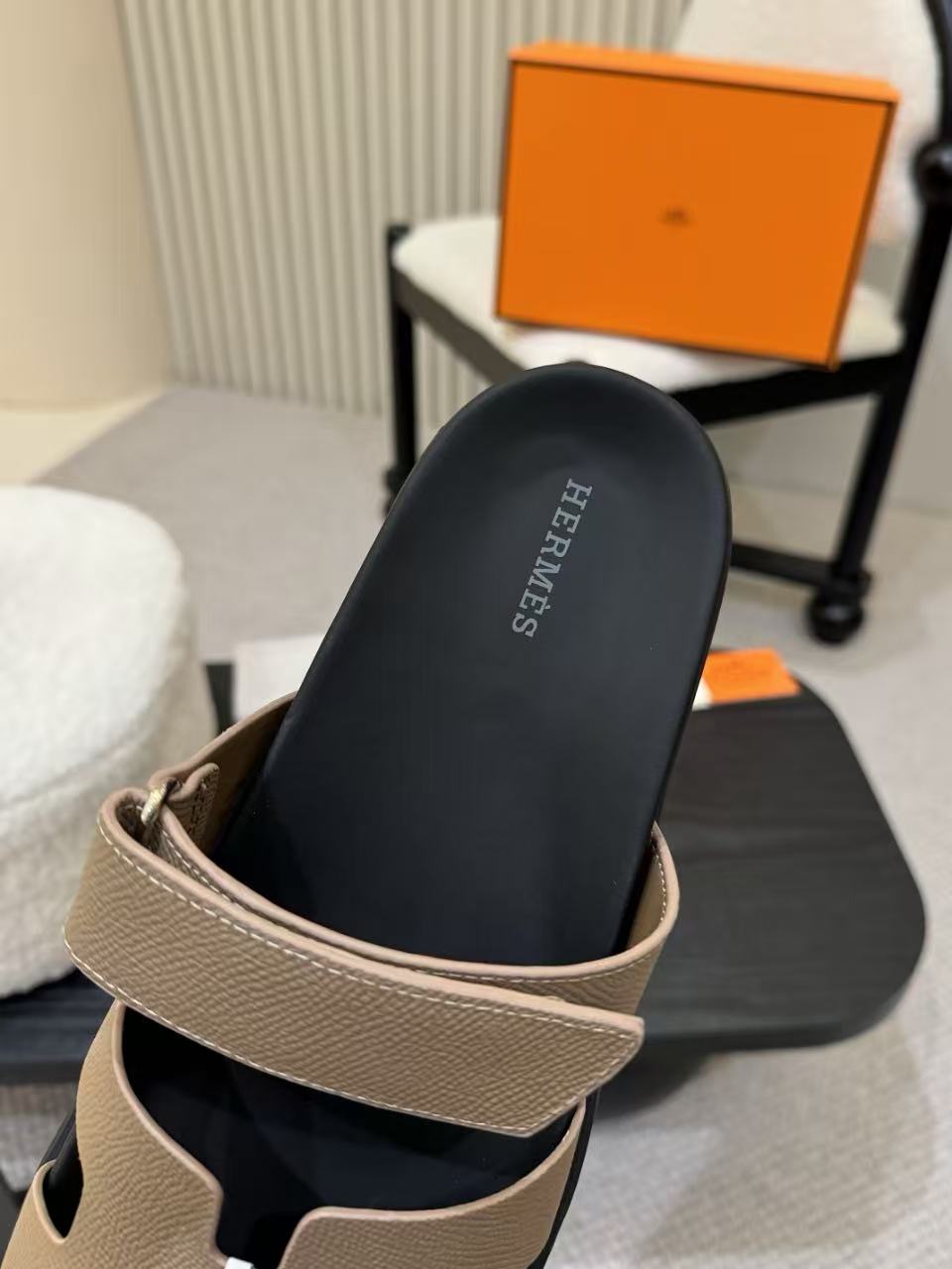 Hermes 2026 Chypre Sandal Beige mix Black Cowhide