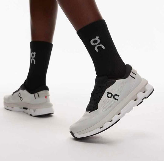 On Running Cloudzone Ice Black