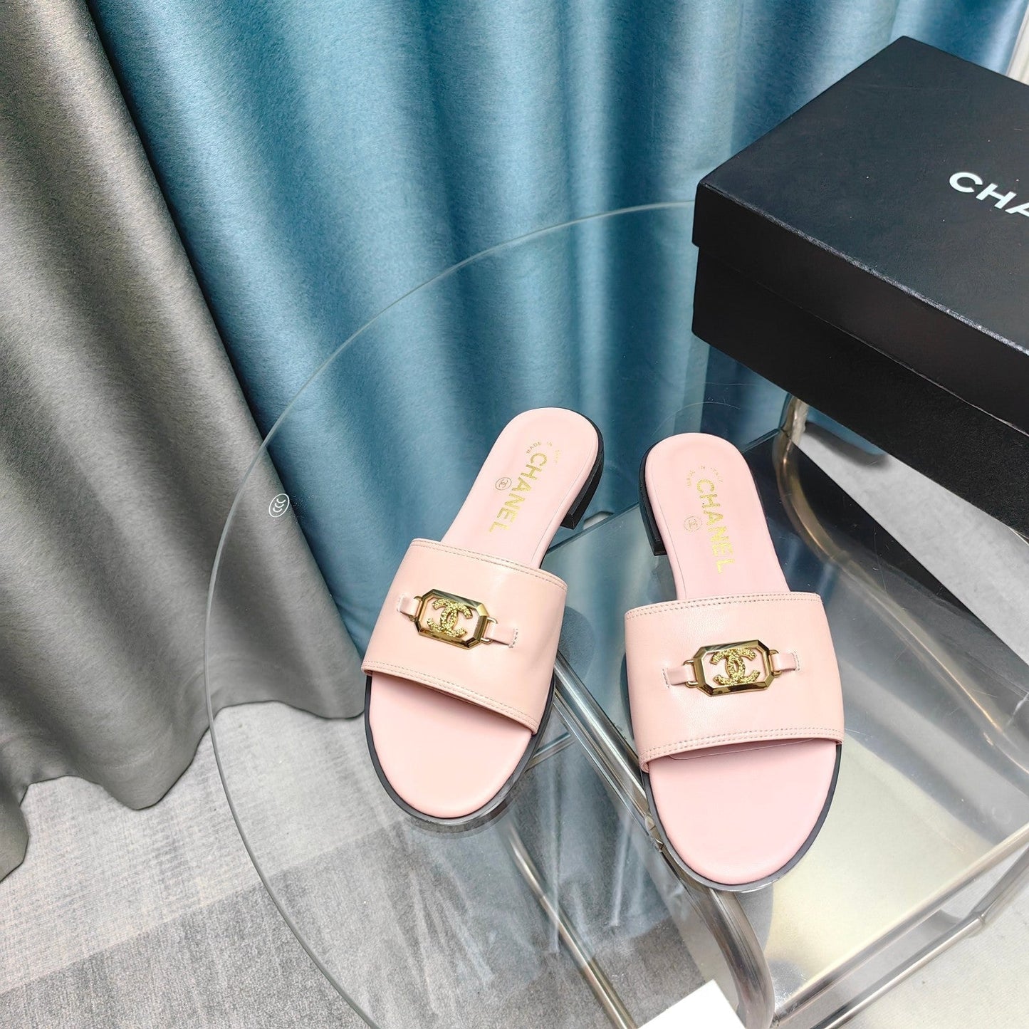 Chanel 2026 C-buckle Slippers Sheepskin 711020
