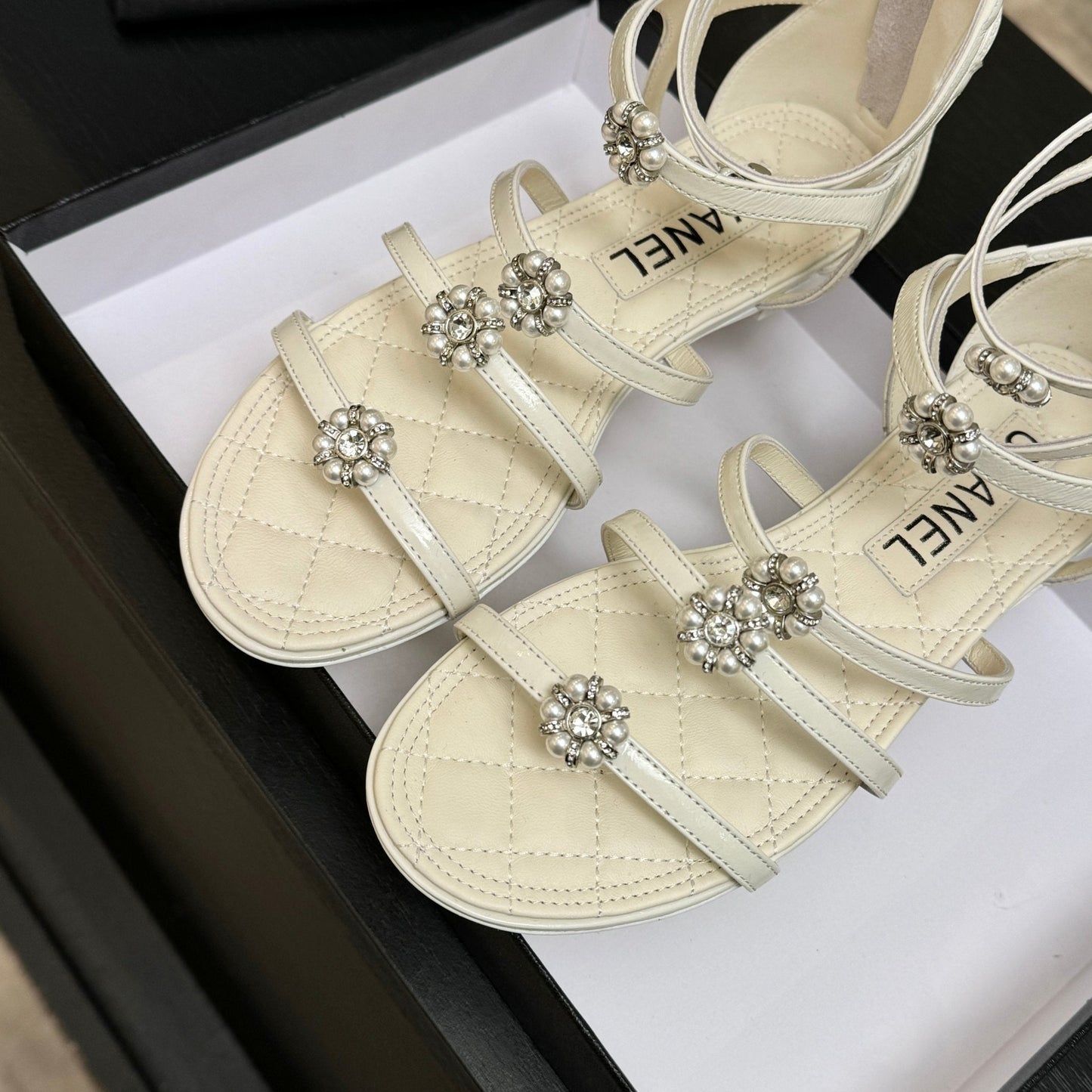 CC 2026 Camellia Chunky Heeled Sandals Cowhide