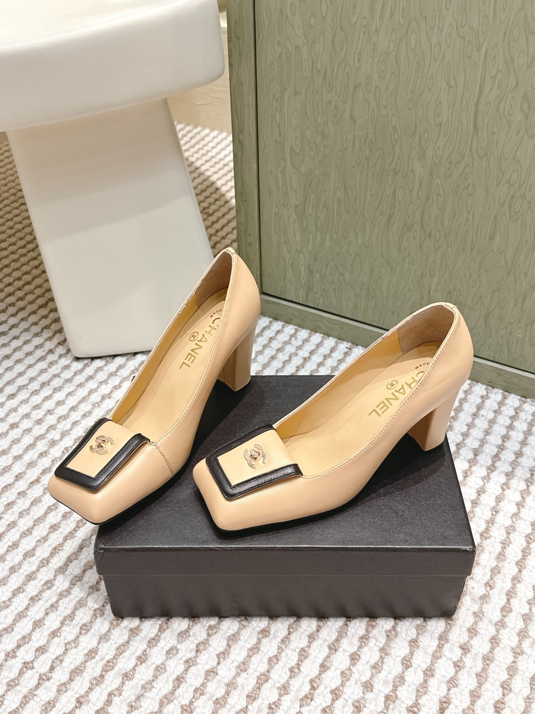 Chanel 2026 Pump Suede and Lambskin