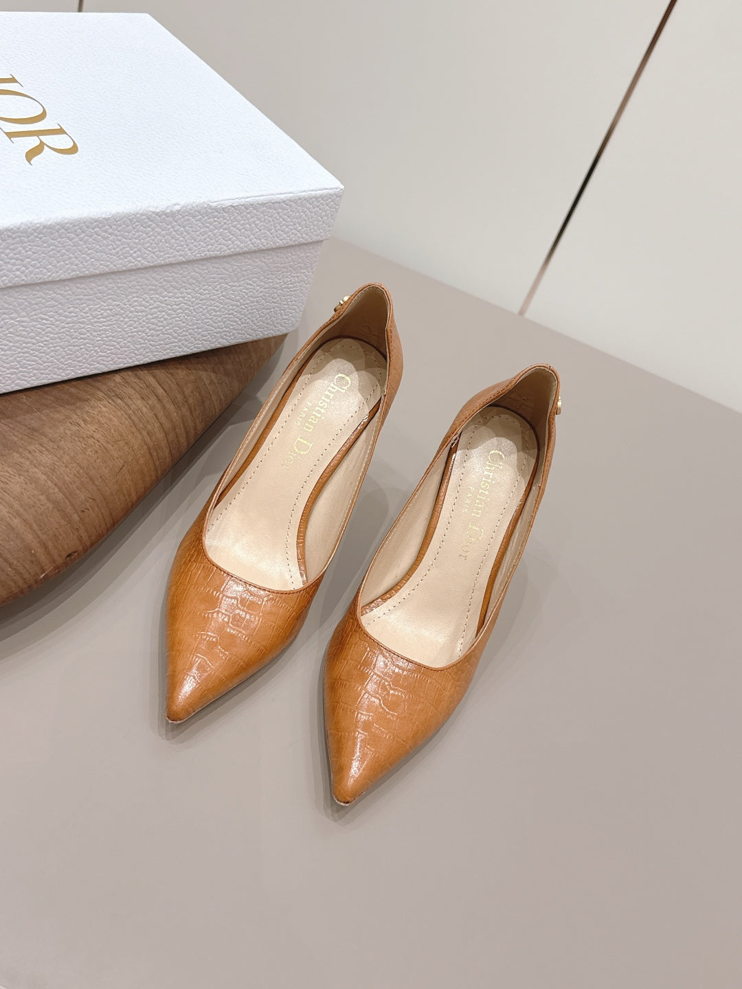 CD 26A Pump 95 Embossed Crocodile Leather