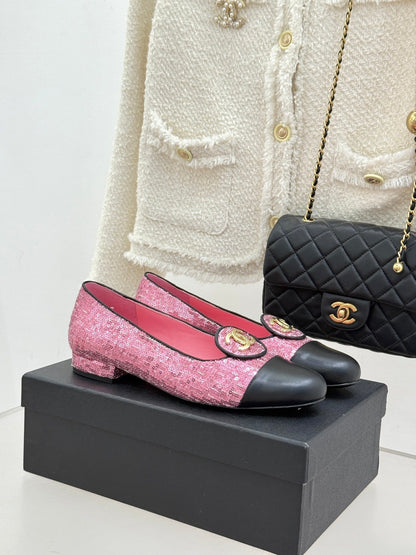 CC 2026 Loafers Sequined Fabric Sheepskin Gold Logo