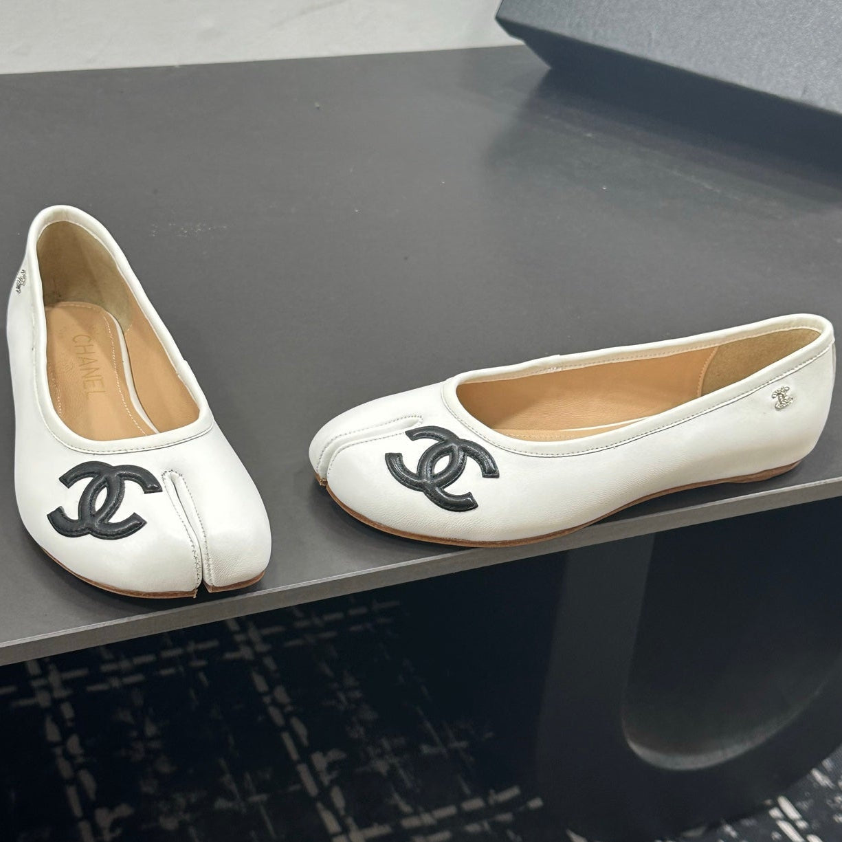 Chanel 2026 Ballet Flats Leather Sheepskin 832540