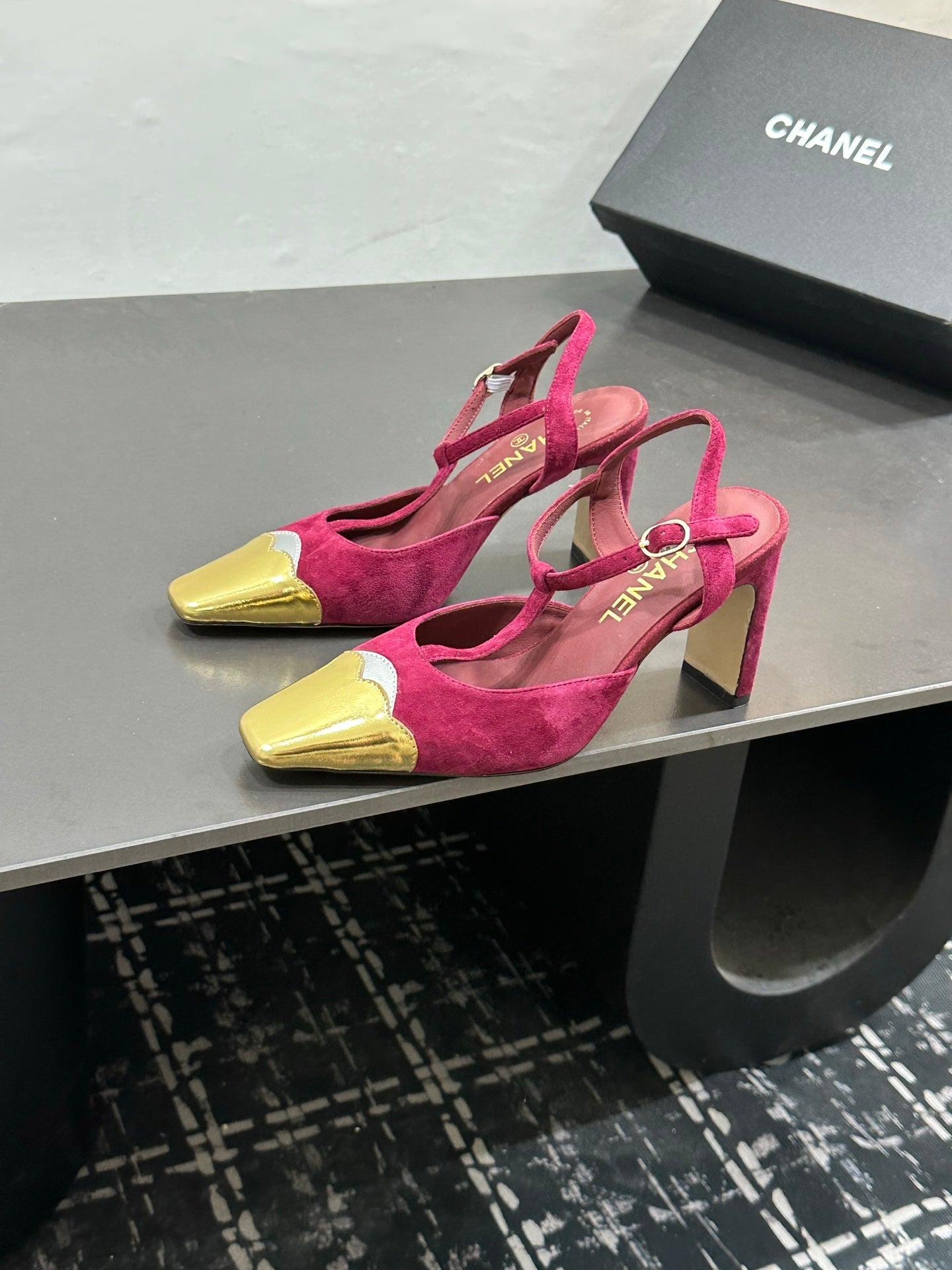 Chanel 2026  Slingback Kitten Heels Pumps Leather Sheepskin 832520