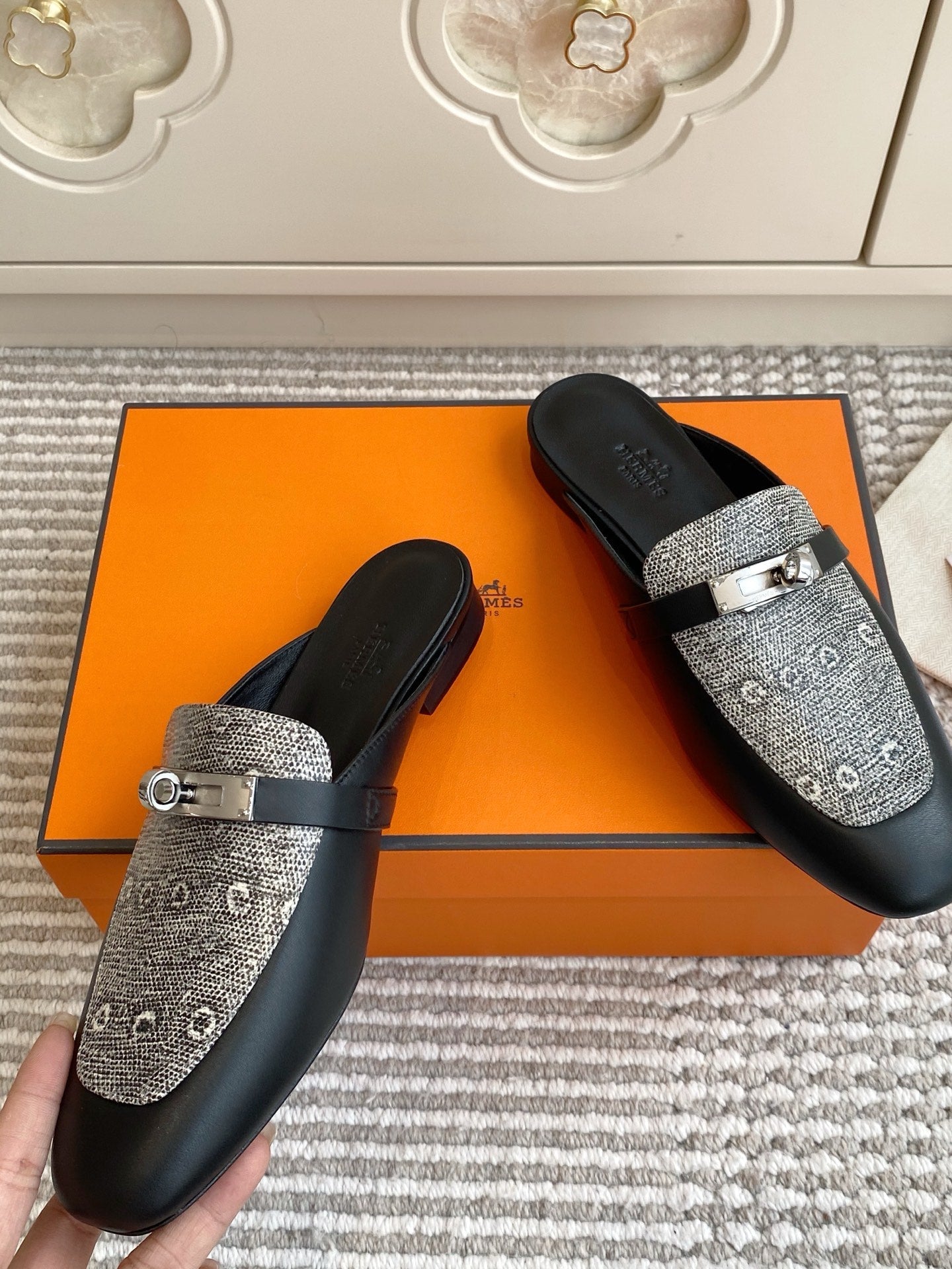 HM Oz Mules Calfskin 858870