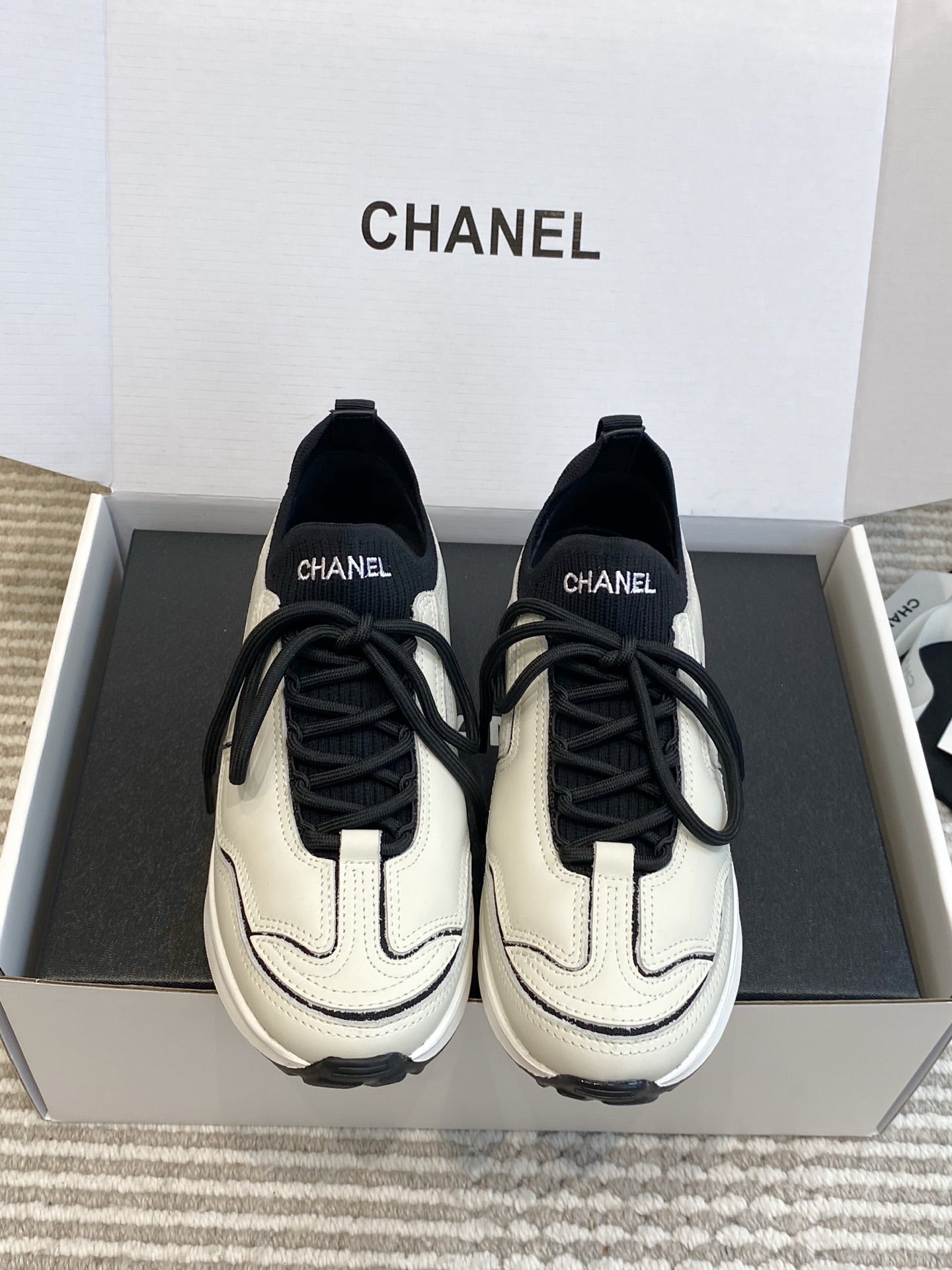 Chanel 2026 Sneaker Suede Calfskin 858560