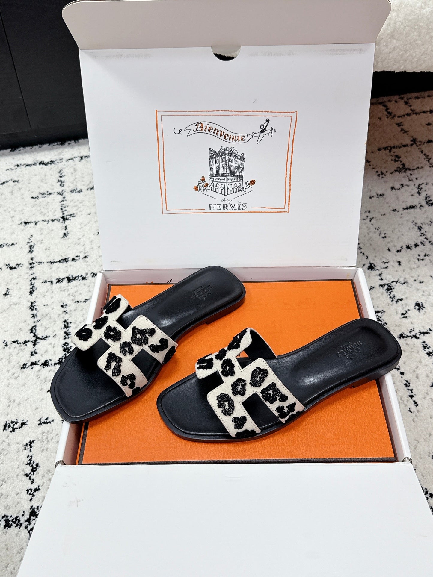 HM 26ss Oran Sandals Black Ivory Denim Cowhide 617184
