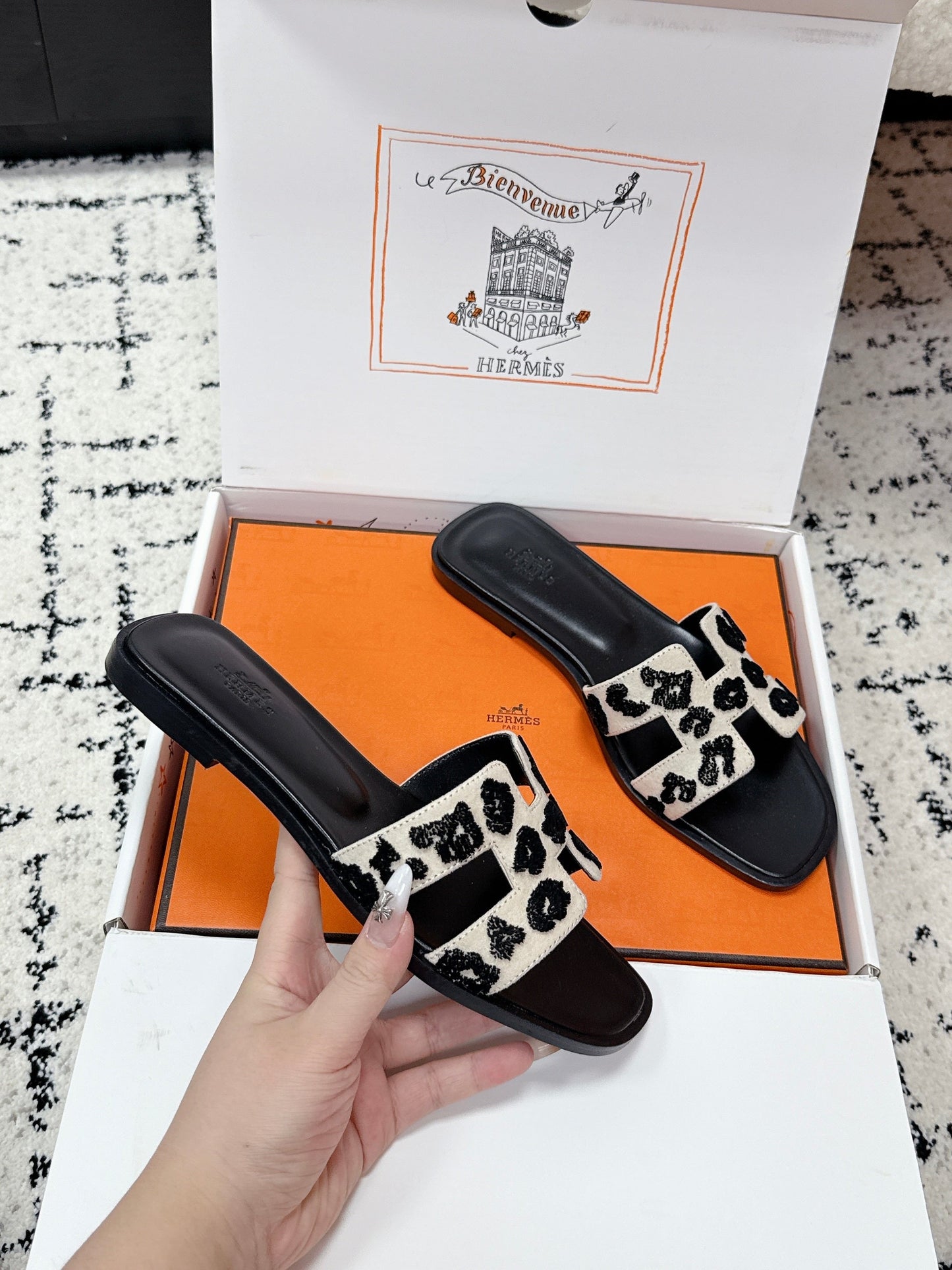 HM 26ss Oran Sandals Black Ivory Denim Cowhide 617184