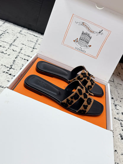 HM 26ss Oran Sandals Black Brown Cowhide 617185