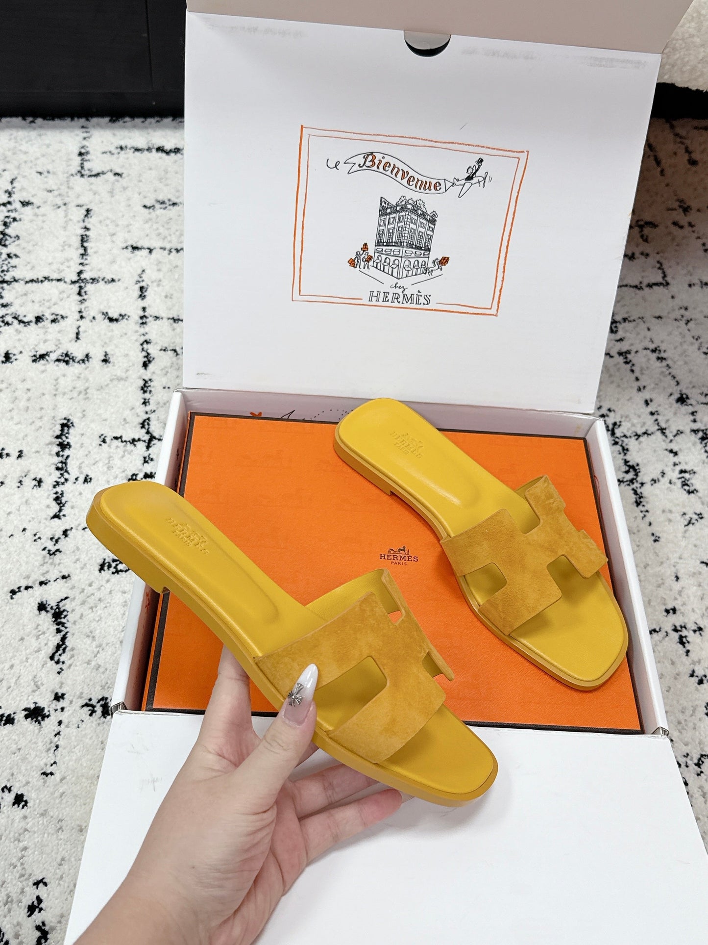 HM 26ss Oran Sandals Yellow Suede Cowhide 617194