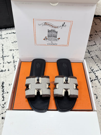 HM 26ss Oran Sandals Canvas Cowhide