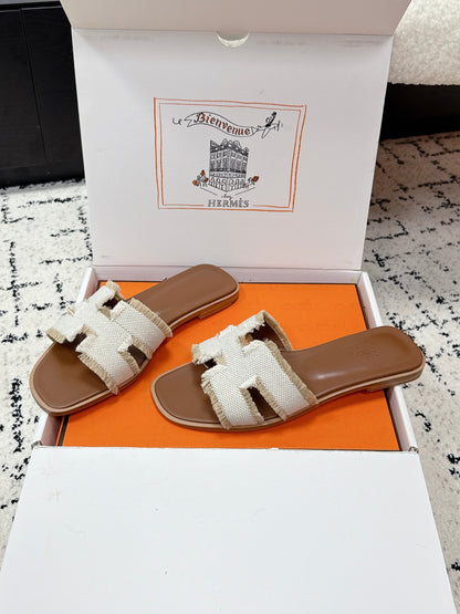 HM 26ss Oran Sandals Canvas Cowhide