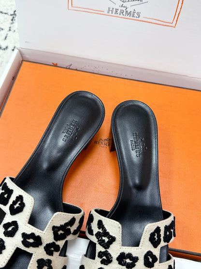 HM 26ss High-Heeled Sandals 50 Black Ivory Suede Cowhide 617226