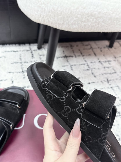 GG 26SS Sandals Black Suede Sheepskin 641461