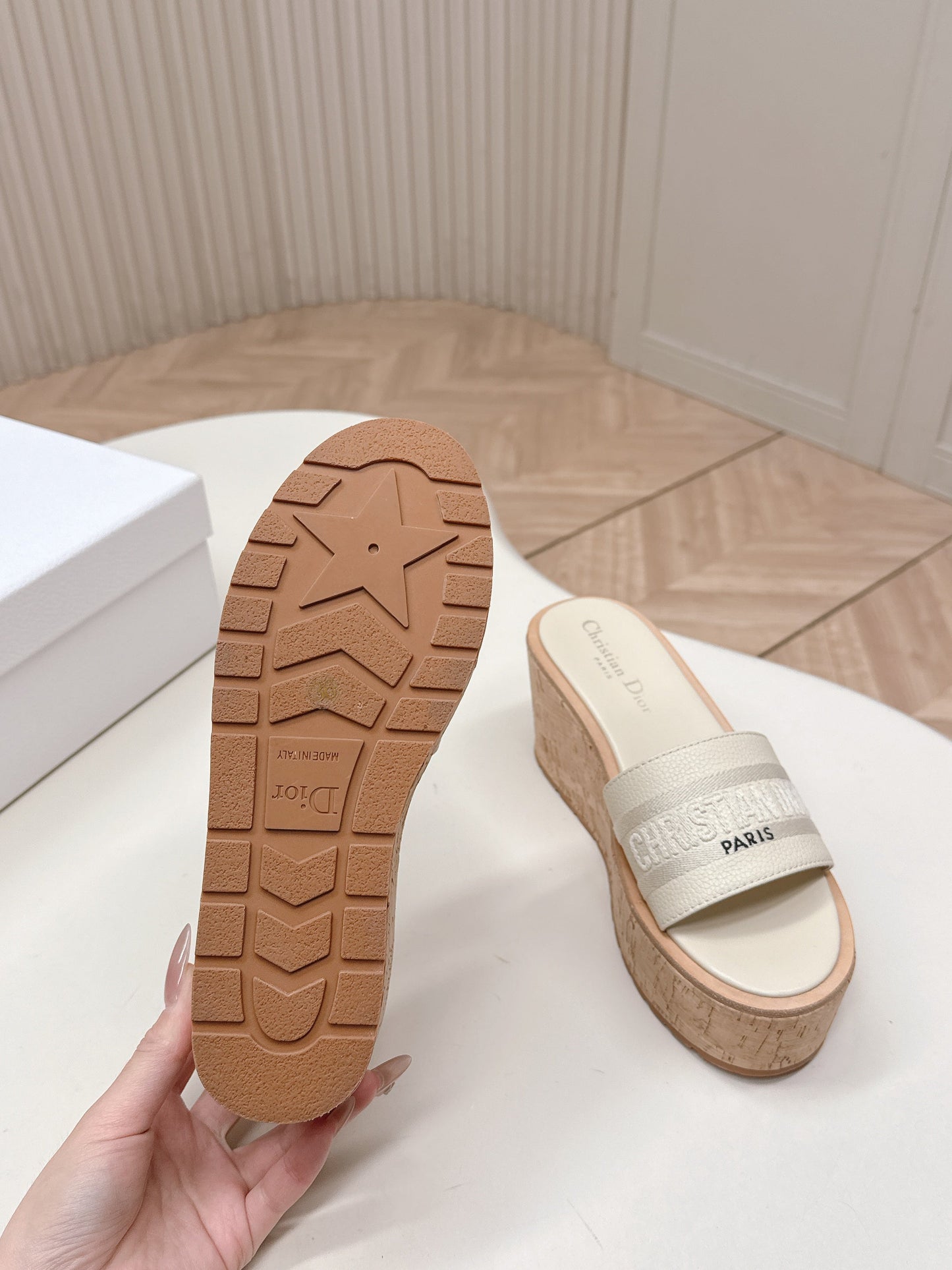 CD 26s  Platform Sandals 85 White Cowhide 643777