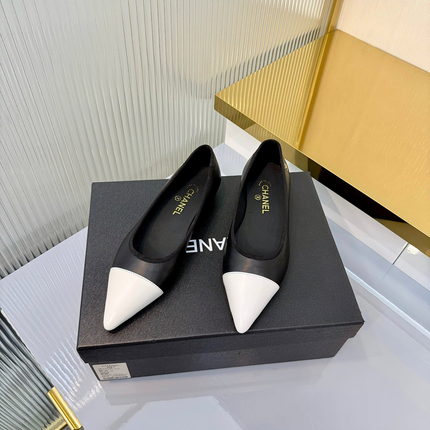 CC 2026 Ballet Flats Black White Sheepskin 668124