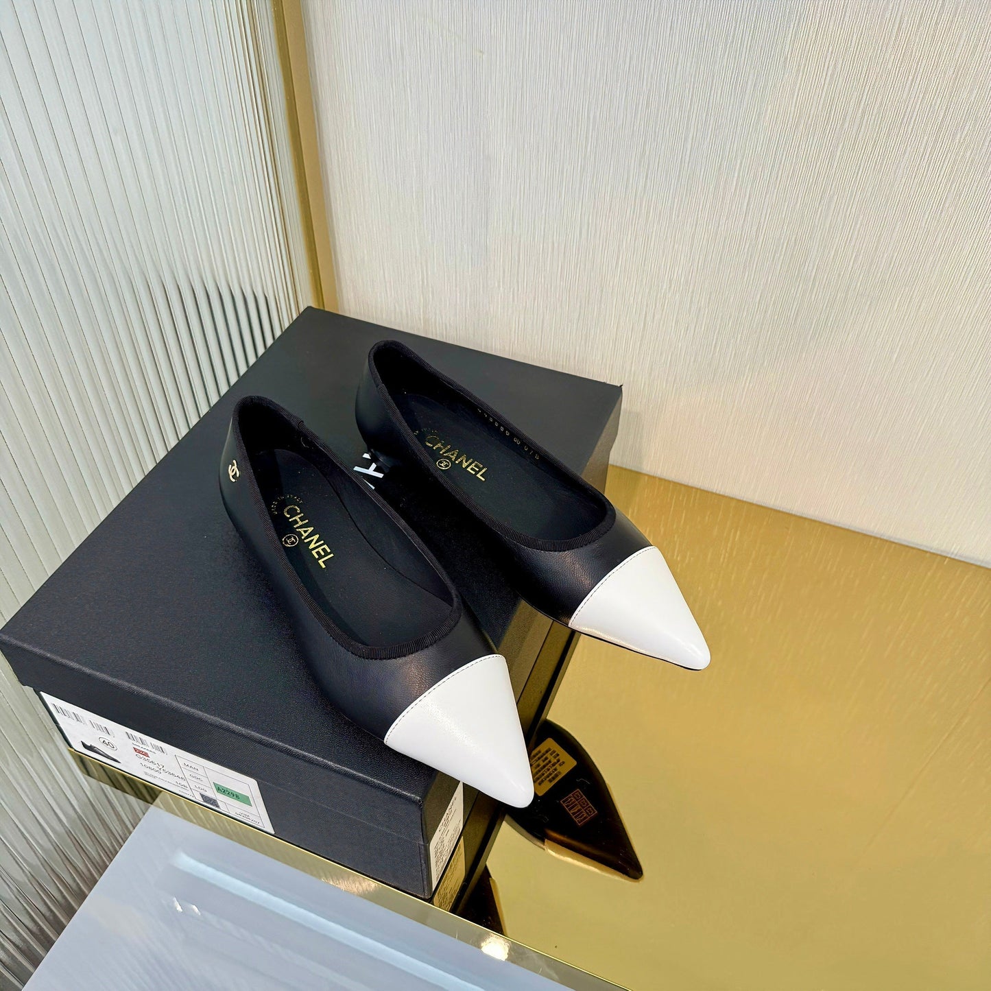CC 2026 Ballet Flats Black White Sheepskin 668124
