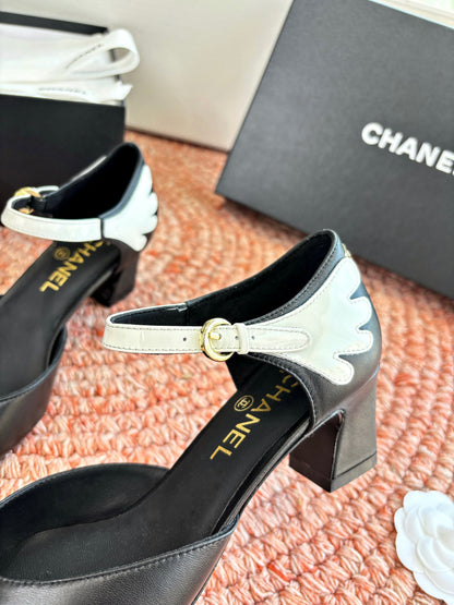 CC 26s Mary Jane Sandals Black White Sheepskin 648193