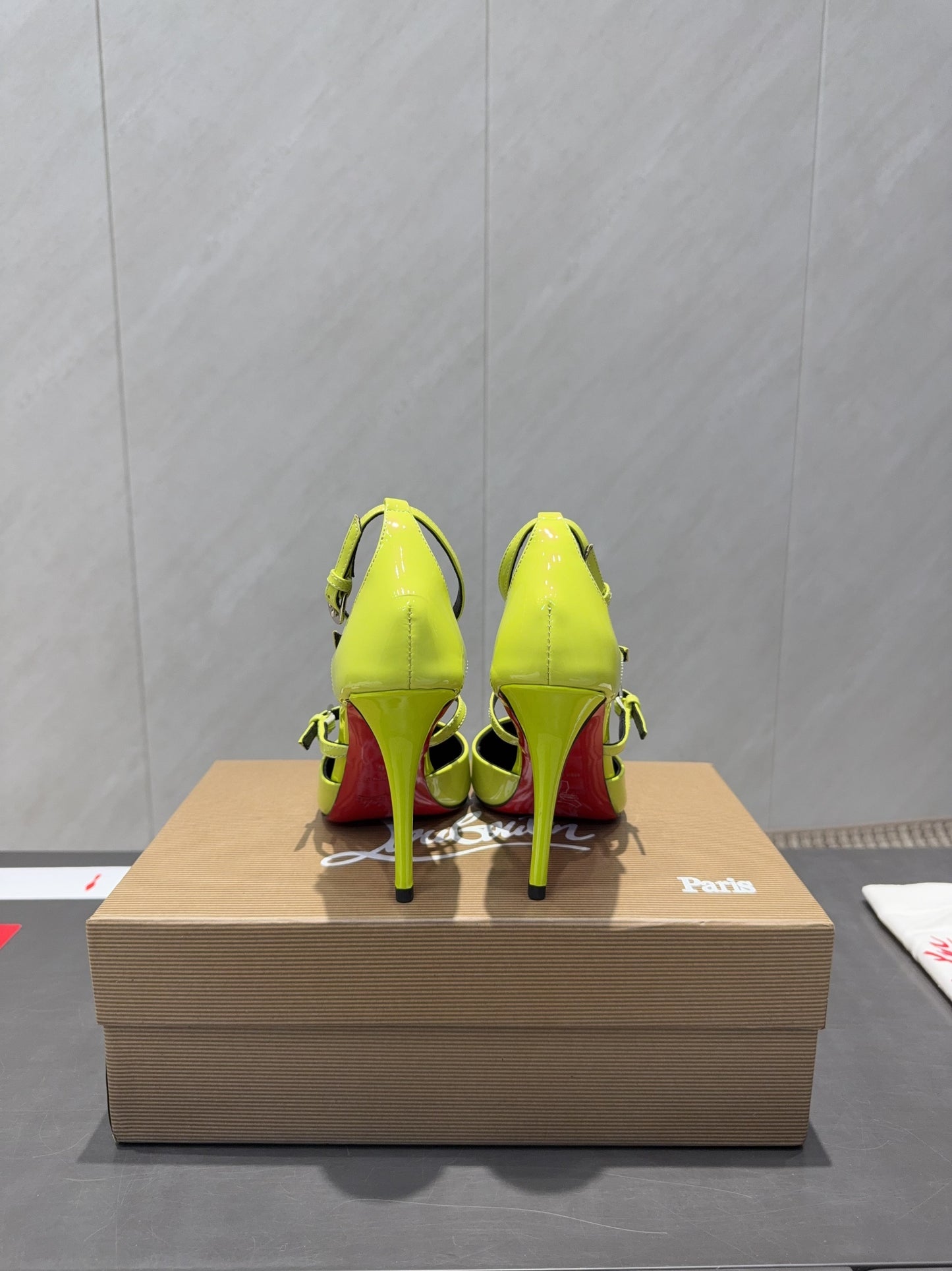CL 26SS High Heel Pump 100 Neon Yellow Patent Leather 613874