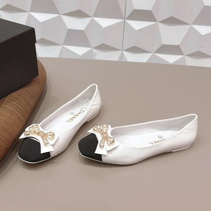 CC 26s Ballet Flats White Black Sheepskin 650291